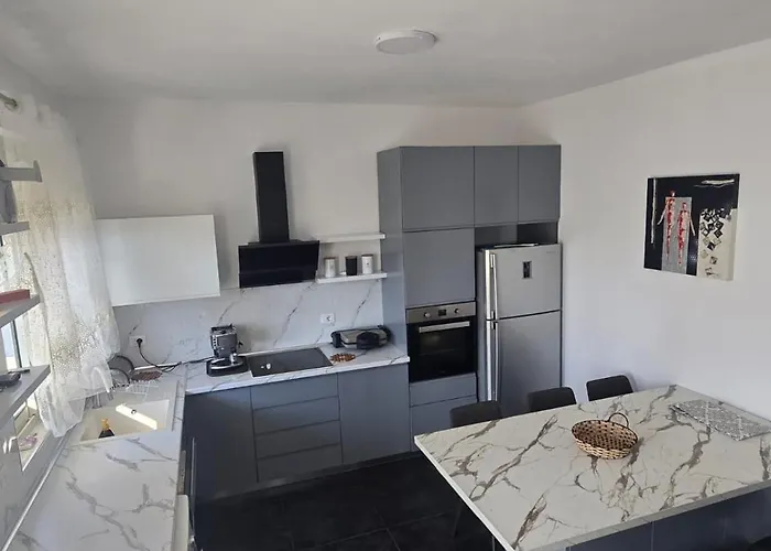 Eriona Βίλα Baks-Rrjoll